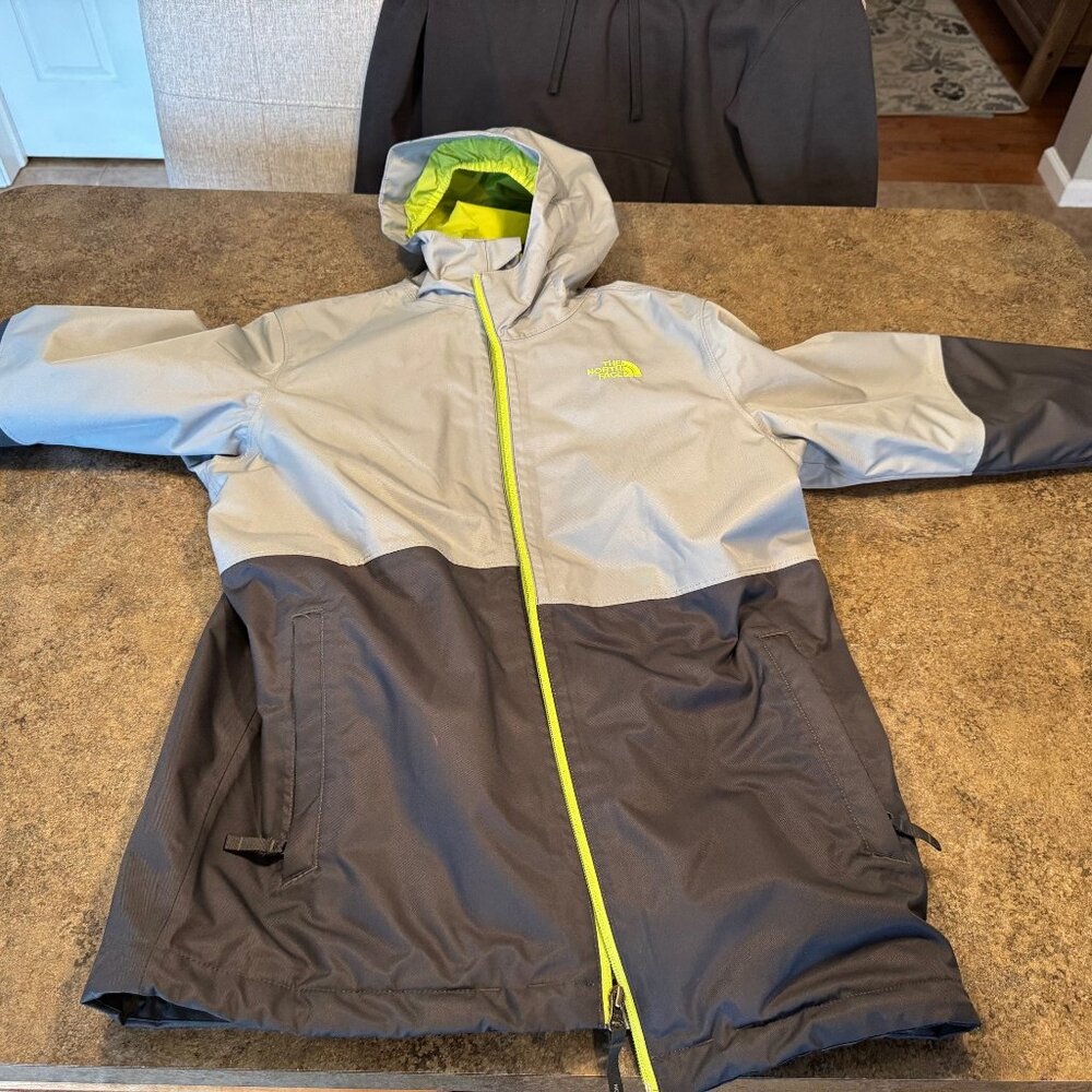 The North Face Vortex Triclimate 3-in-1 Jacket - Boys'. Gray